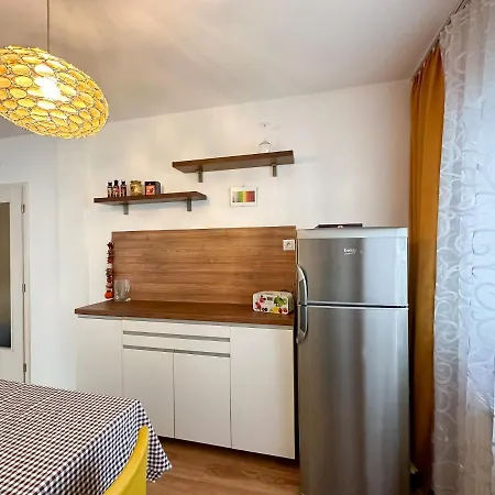 Apartman V Centre Bb + Parking Apartment