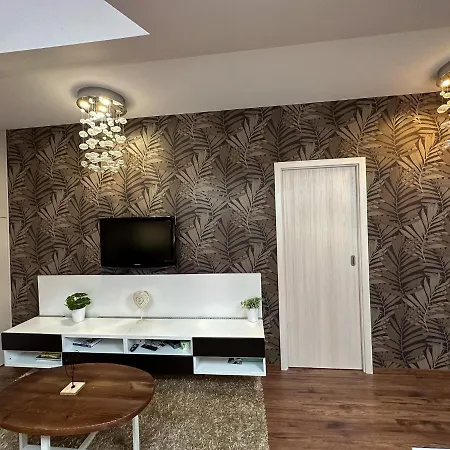 Apartman V Centre Bb + Parking Apartamento Banská Bystrica