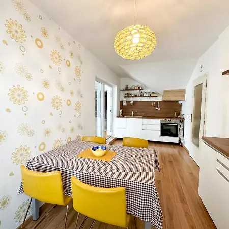 Apartman V Centre Bb + Parking *